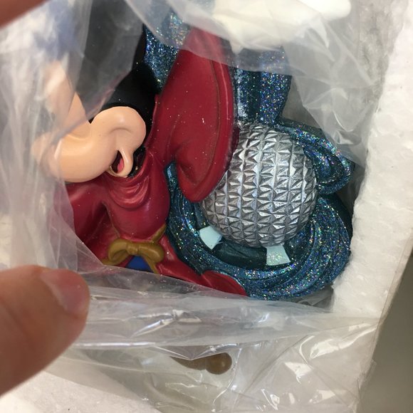 NIB Disney World Theme Park Pic Frame 4 Parks 4x6 w Rubber Fridge Magnet Frame - Picture 10 of 11